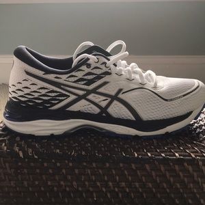 ASICS TENNIS SHOES